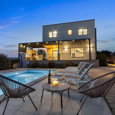 Villa Helios In Pomer,medulin - By Istrabook *
